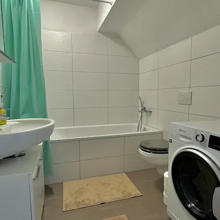 Aura - Oase #2 - Couch, 4 Betten, Kueche, Balkon, Waschmaschine, Langzeitaufenthalte Moeglich * Merseburg