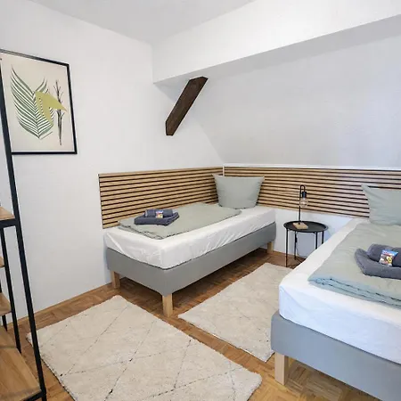 Apartamento Aura - Oase #2 - Couch, 4 Betten, Küche, Balkon, Waschmaschine, Langzeitaufenthalte Möglich