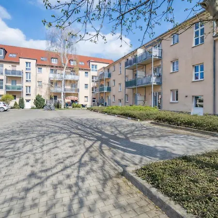 Aura - Oase #2 - Couch, 4 Betten, Küche, Balkon, Waschmaschine, Langzeitaufenthalte Möglich *